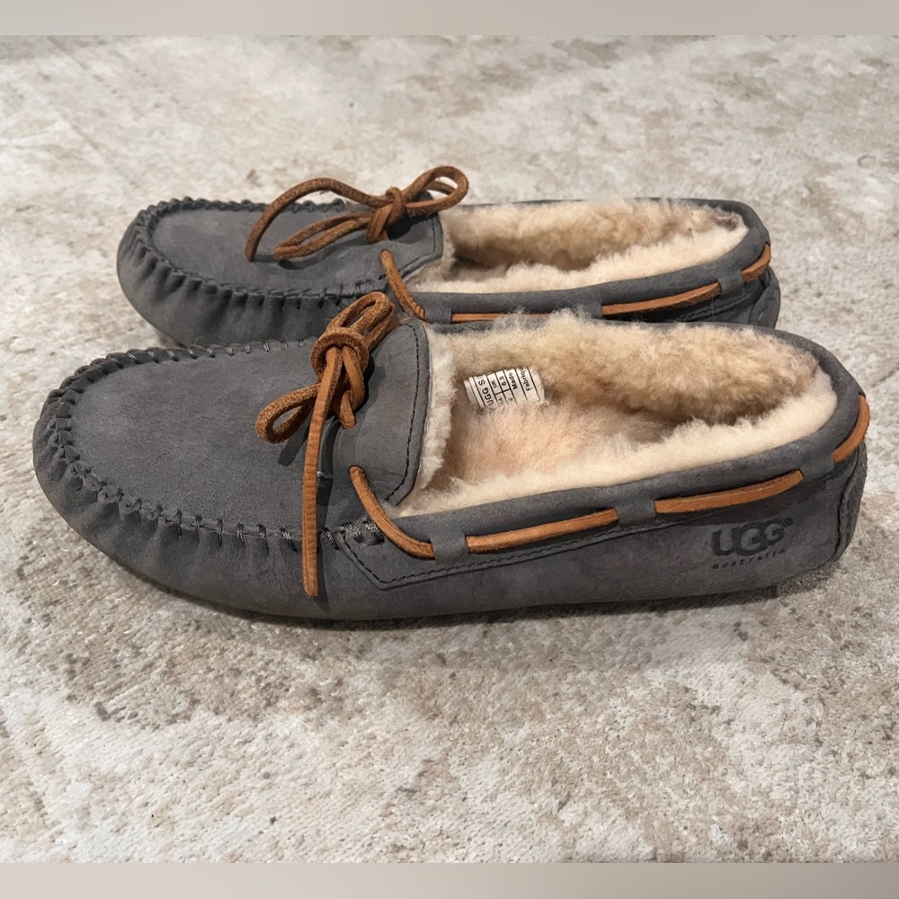 Ugg Moccasin women’s size 8